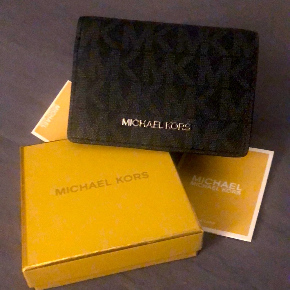 ❌SOLD❌. BRAND NEW MICHAEL KORS WALLET 🤩